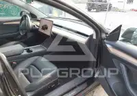 2023 Tesla Model 3 фото