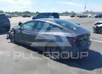 2023 Tesla Model 3 фото
