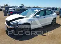 2023 Tesla Model 3 фото