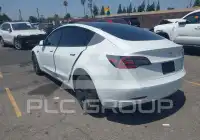2023 Tesla Model 3 фото