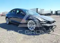 2023 Tesla Model 3 фото