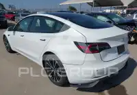2023 Tesla Model 3 фото