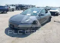 2023 Tesla Model 3 фото