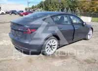 2023 Tesla Model 3 фото