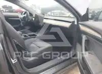 2023 Tesla Model 3 фото