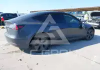2023 Tesla Model 3 фото