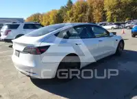 2023 Tesla Model 3 фото