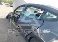 2023 Tesla Model 3 фото