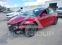 2023 Tesla Model 3 фото