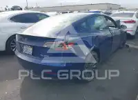 2023 Tesla Model 3 фото