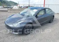 2023 Tesla Model 3 фото
