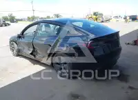 2023 Tesla Model 3 фото