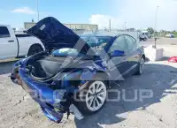 2023 Tesla Model 3 фото