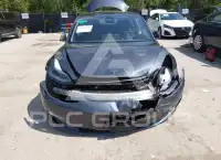 2023 Tesla Model 3 фото