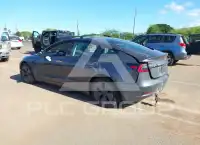 2023 Tesla Model 3 фото