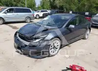 2023 Tesla Model 3 фото