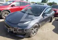 2023 Tesla Model 3 фото