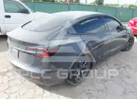 2023 Tesla Model 3 фото