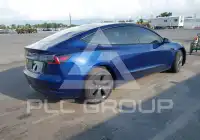 2023 Tesla Model 3 фото