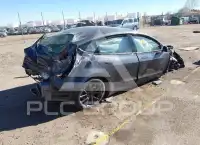 2023 Tesla Model 3 фото