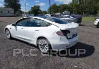2023 Tesla Model 3 фото