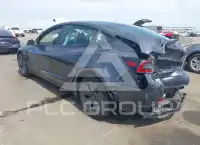 2023 Tesla Model 3 фото