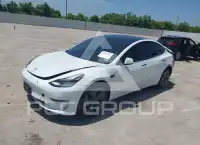 2023 Tesla Model 3 фото