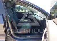 2023 Tesla Model 3 фото