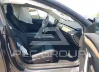 2023 Tesla Model 3 фото