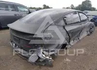 2023 Tesla Model 3 фото