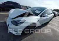 2023 Tesla Model 3 фото