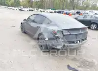 2023 Tesla Model 3 фото