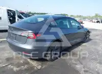 2023 Tesla Model 3 фото