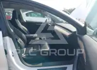 2023 Tesla Model 3 фото