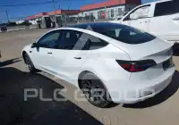 2023 Tesla Model 3 фото