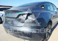 2023 Tesla Model 3 фото