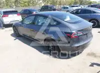 2023 Tesla Model 3 фото