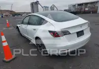2023 Tesla Model 3 фото