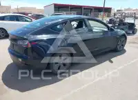 2023 Tesla Model 3 фото