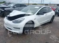 2023 Tesla Model 3 фото