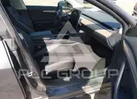 2023 Tesla Model 3 фото