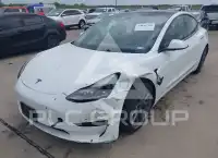 2023 Tesla Model 3 фото