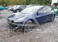 2023 Tesla Model 3 фото