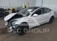 2023 Tesla Model 3 фото