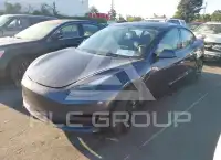 2023 Tesla Model 3 фото