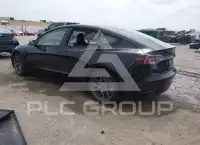 2023 Tesla Model 3 фото