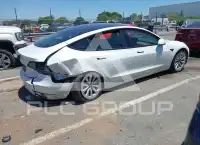 2023 Tesla Model 3 фото