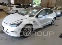 2023 Tesla Model 3 фото