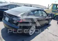 2023 Tesla Model 3 фото