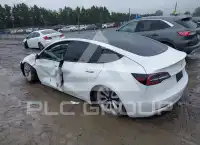 2023 Tesla Model 3 фото